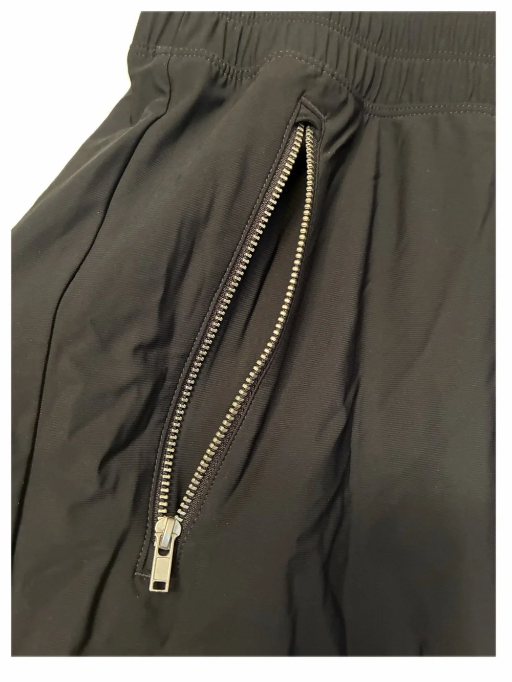 OLD NAVY SleekTech Go-Dry Black Performance Athletic Shorts Sz XL Zip Pocket - Picture 13 of 16